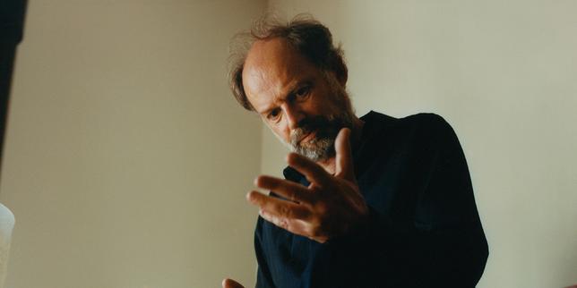 15 ans de portraits de « M » : entre la scène et la vie, Denis Podalydès à fleur de rôles