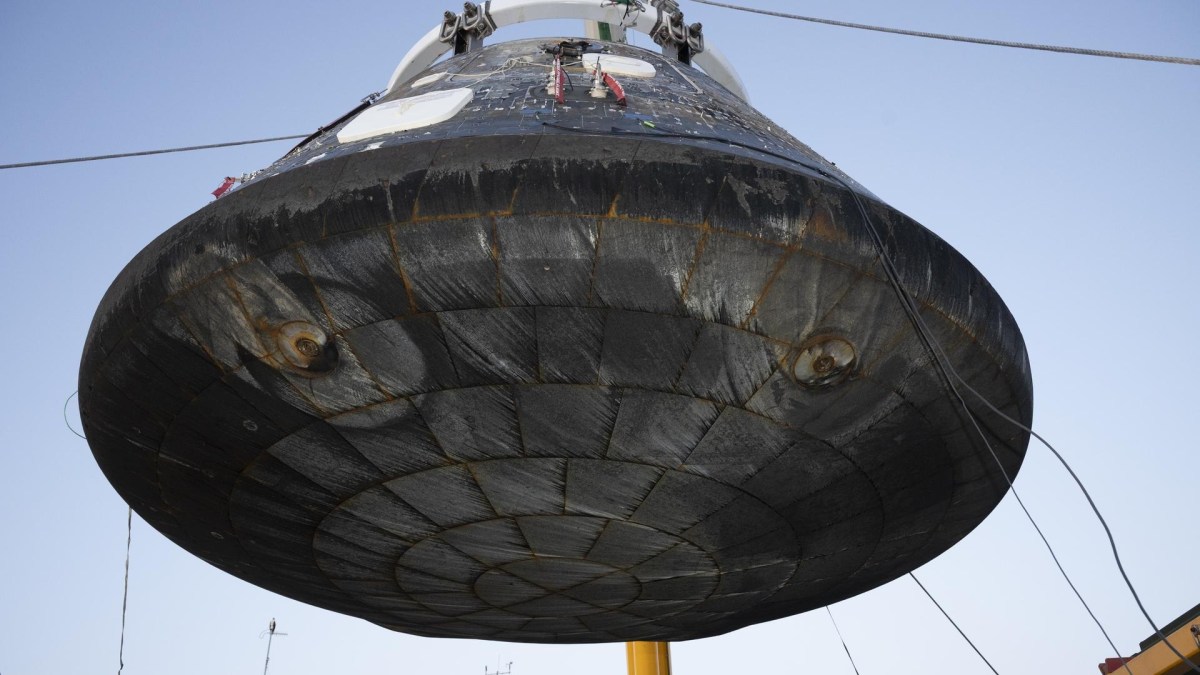 À 2 200 °C au retour, le bouclier d’Orion séparait les astronautes d’Artémis II de la désintégration. Il n’a eu que 9 zones abîmées, contre 103 lors d’Artémis I